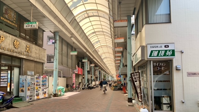 レアールつくの商店街