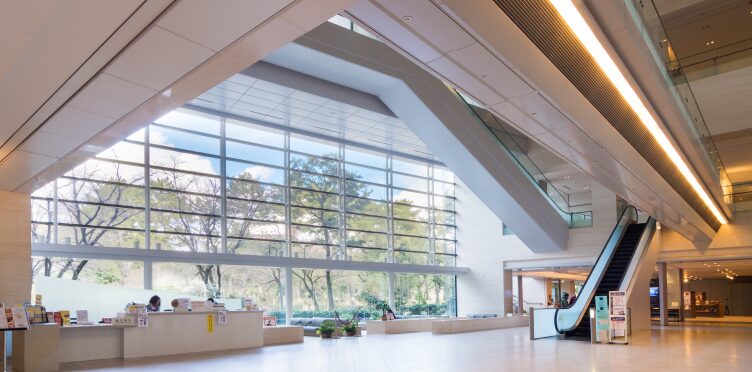 広島県立美術館|印象派展の舞台