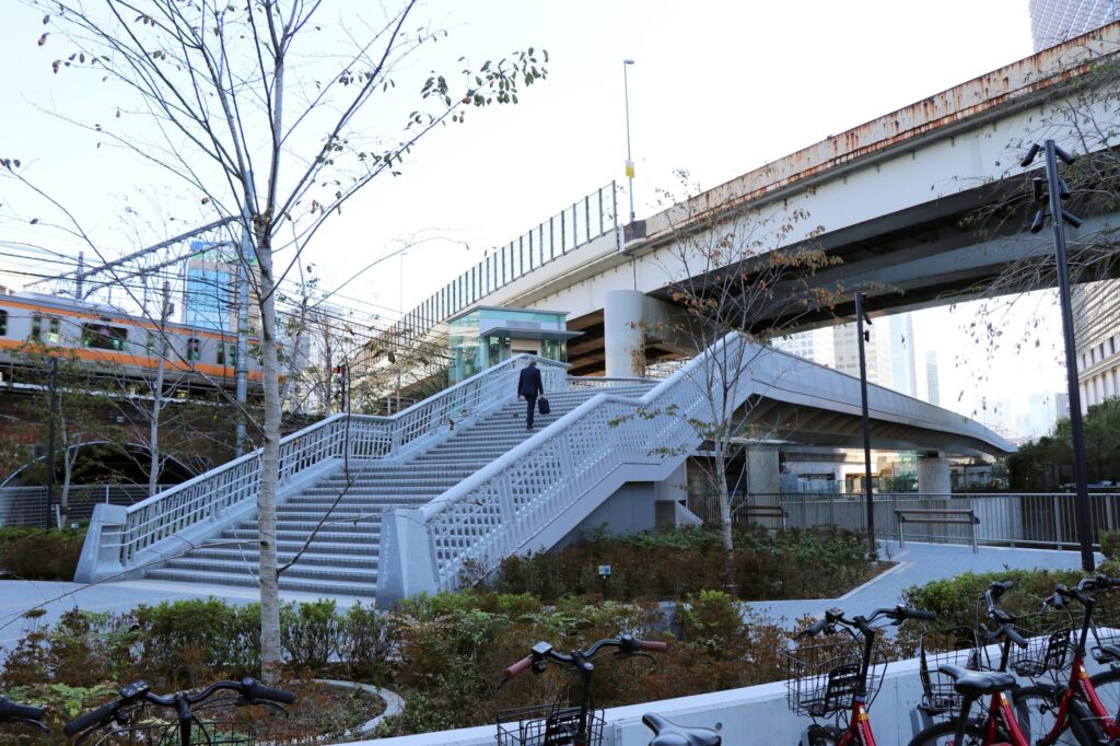 竜閑さくら橋｜蔵前と杏が歩くシーンなど