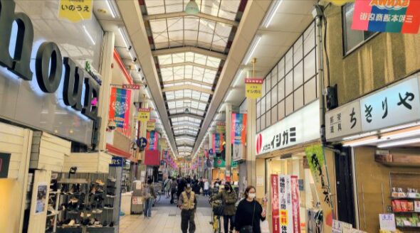 ④：竜太郎と早希の買い物シーン｜三和本通商店街