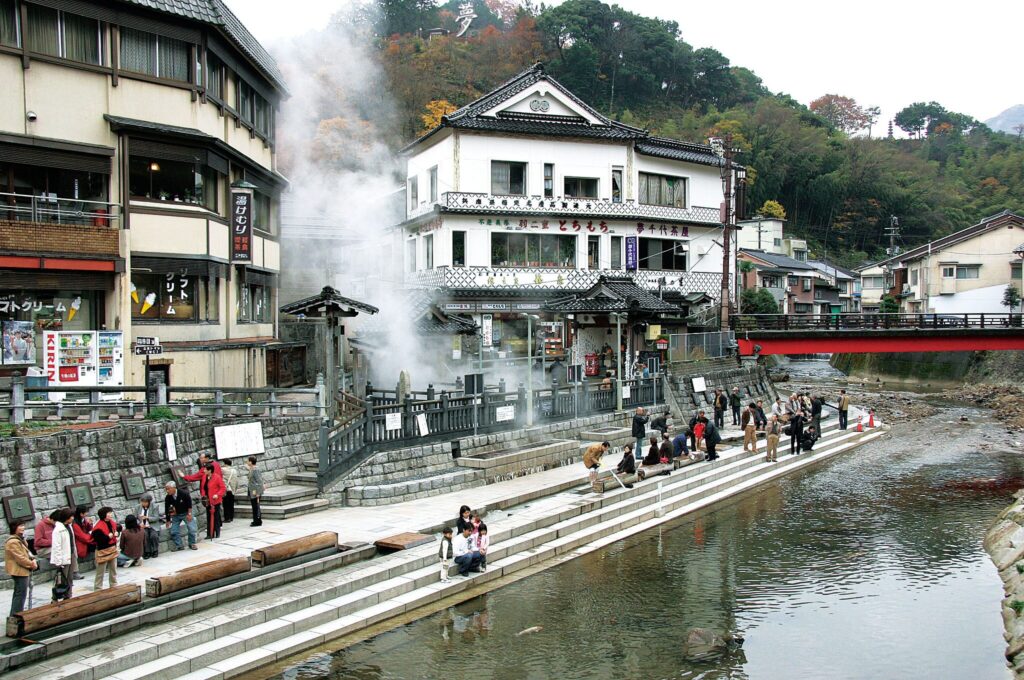 ①:湯村温泉|舞台そのものになった町